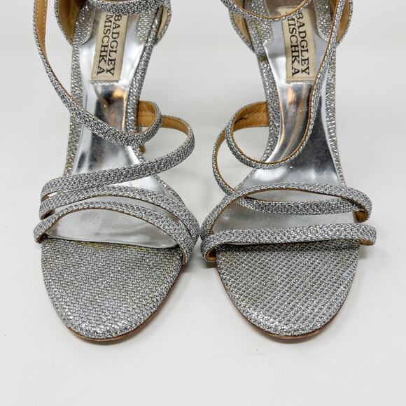 Badgley Mischka 5 Silver Glittery Landmark Strappy Zip Up Heels Sandals Dressy - Picture 7 of 16